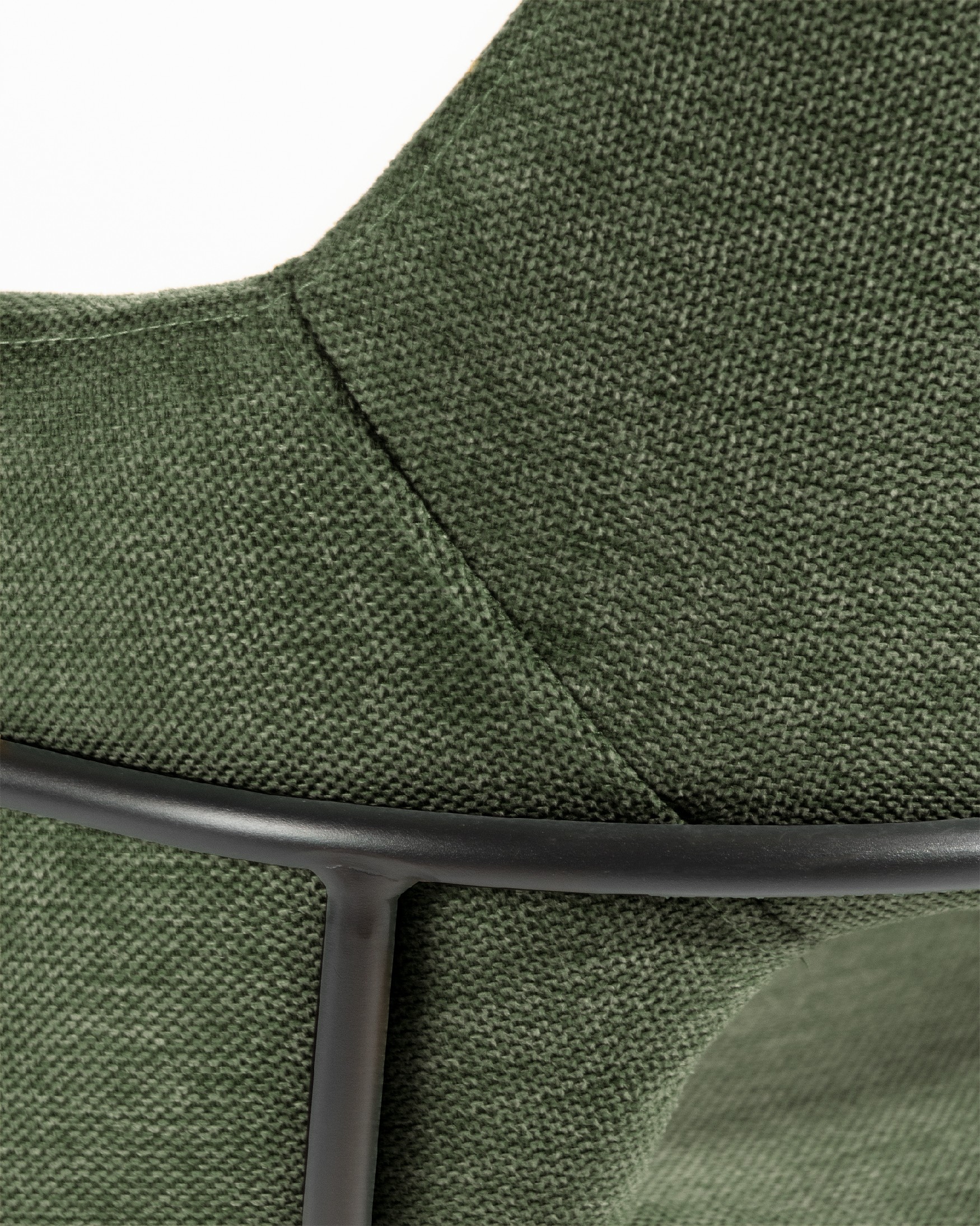 Chaise Sidney avec revêtement vert et pieds métalliques noirs