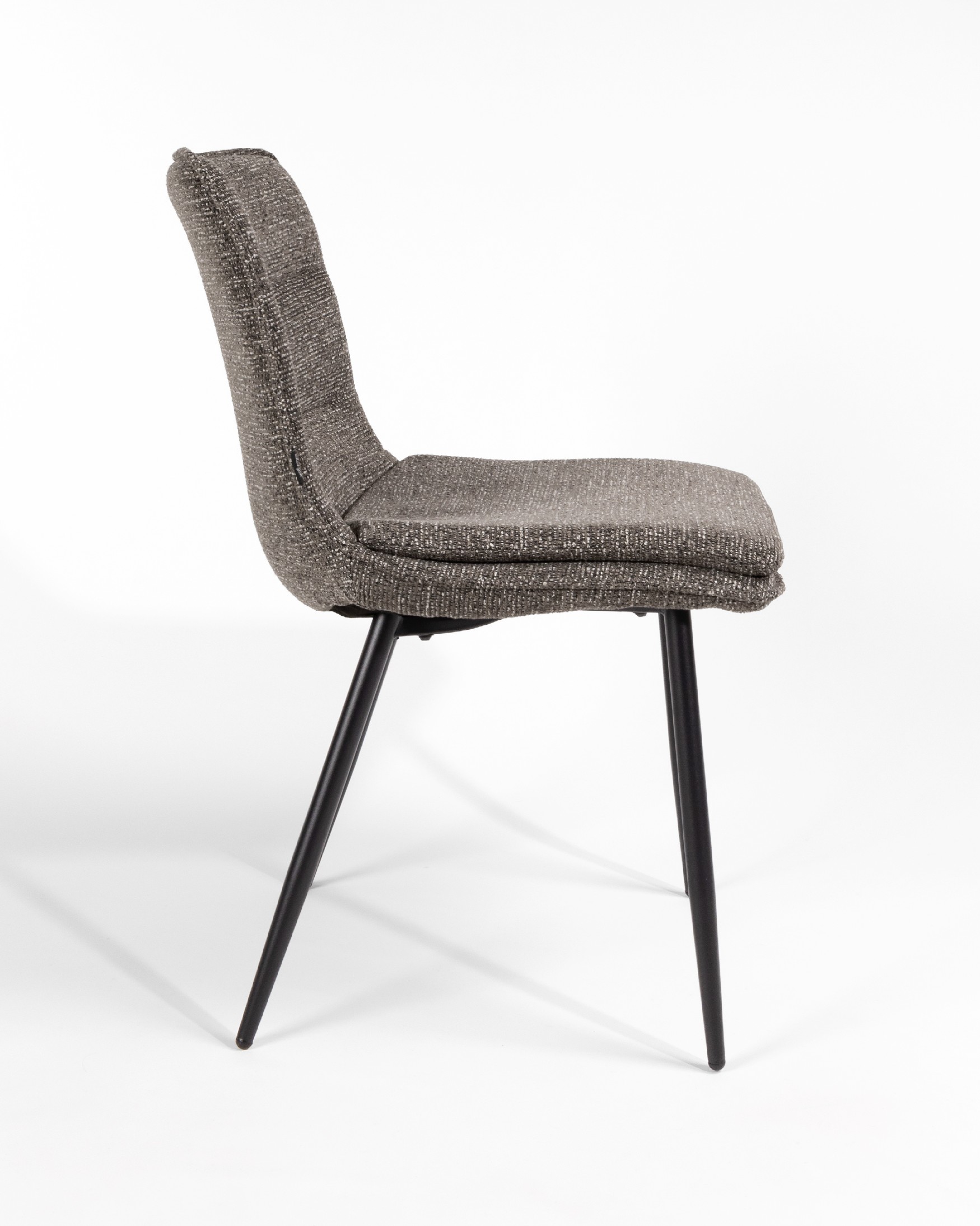 Sintra chair with anthracite upholstery and black metal legs