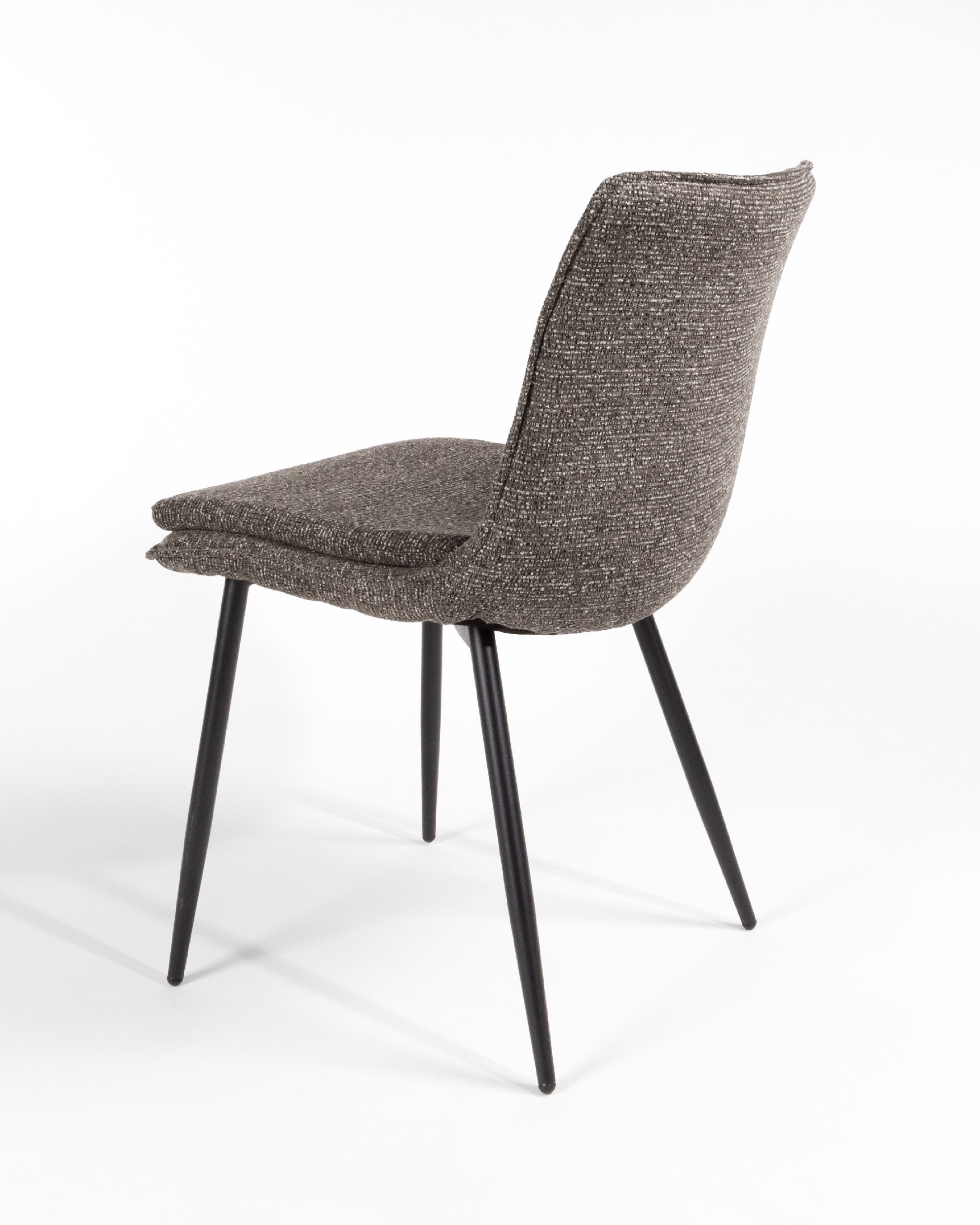 Sintra chair with anthracite upholstery and black metal legs