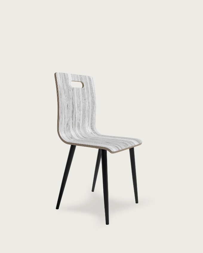 Sofia chair with artic finish and black metal legs