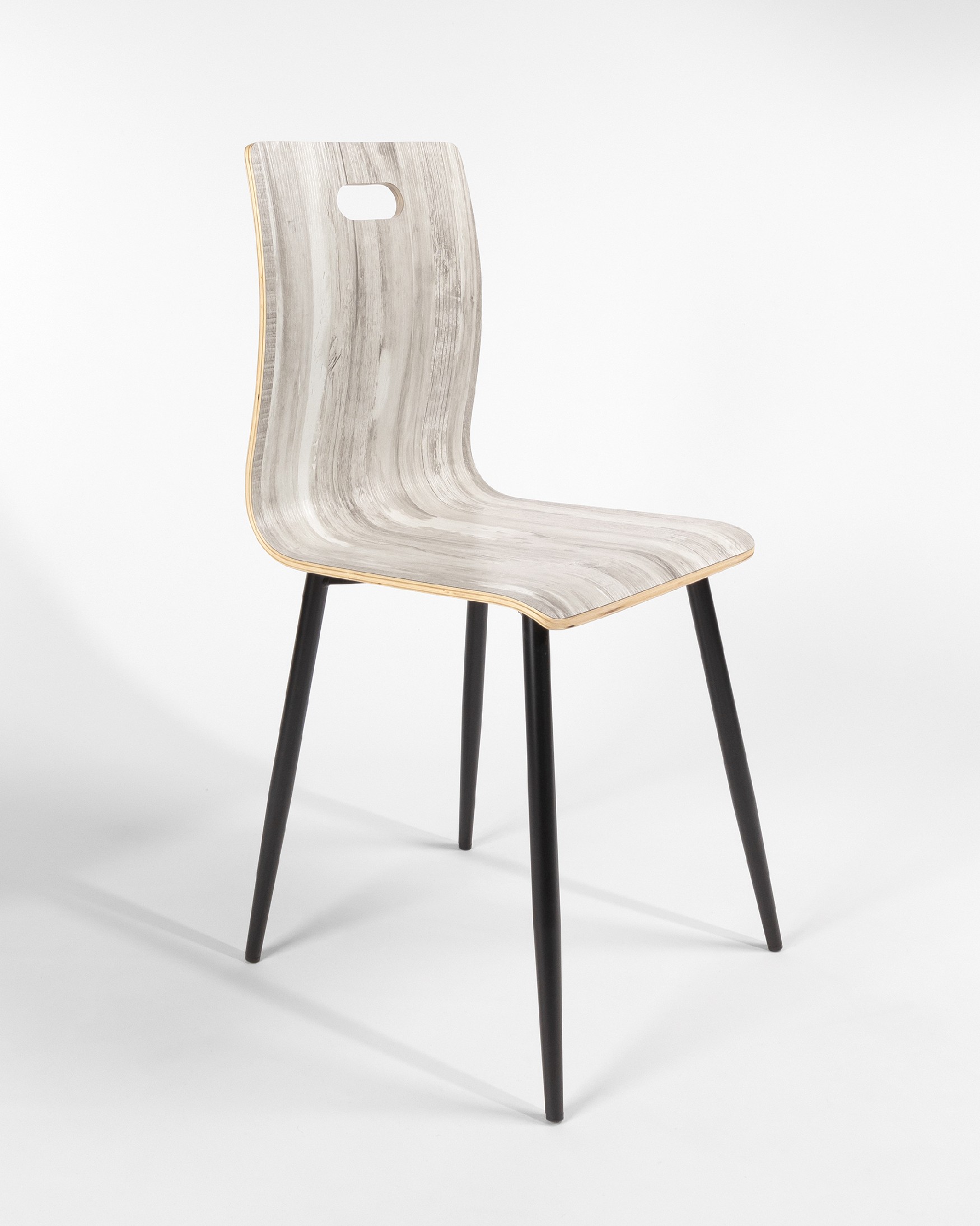 Sofia chair with artic finish and black metal legs