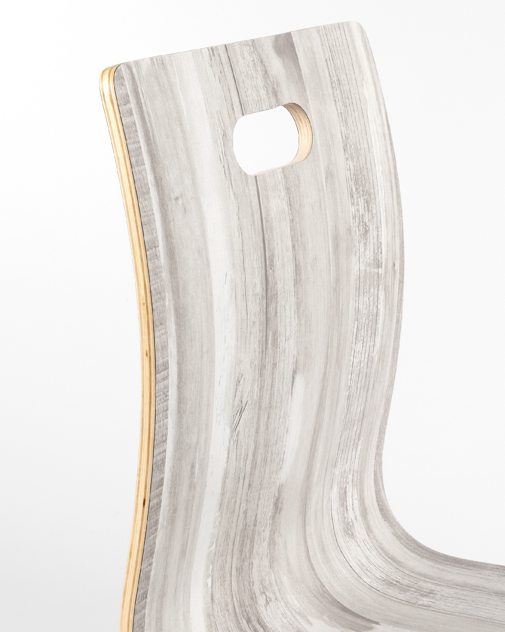 Sofia chair with artic finish and black metal legs
