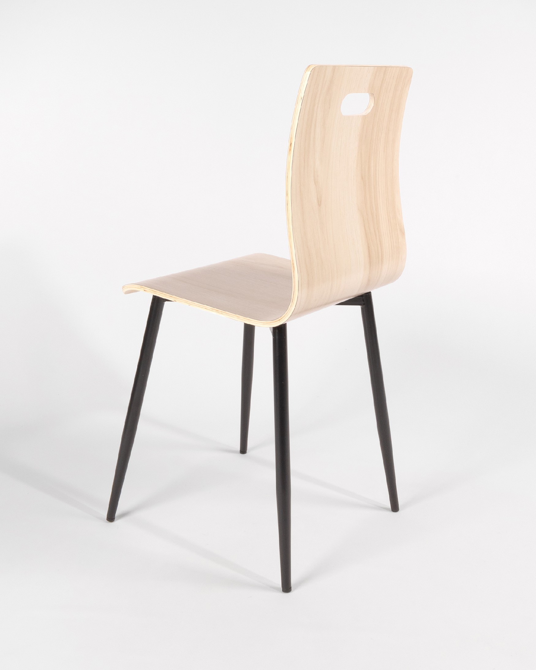 Chaise Sofia finition alpin et pieds métalliques noirs