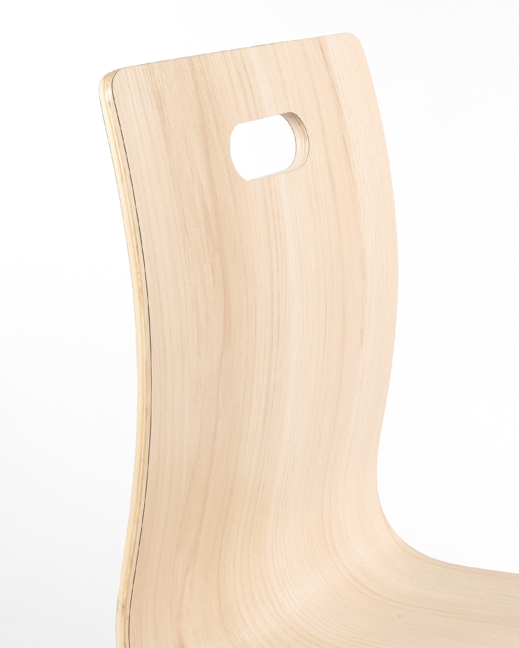 Chaise Sofia finition alpin et pieds métalliques noirs