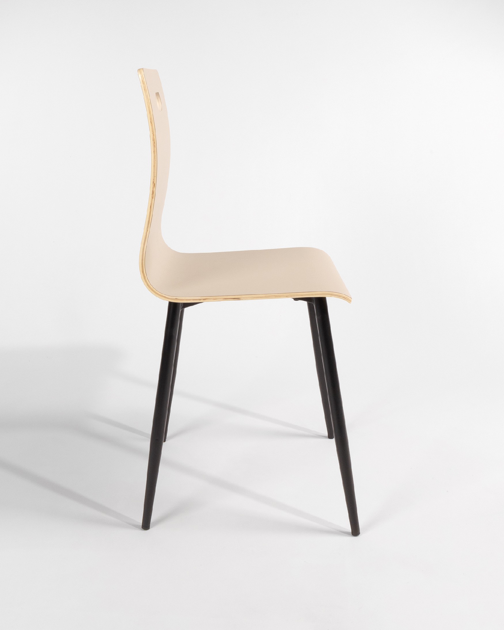 Sofia chair with pearl finish and black metal legs