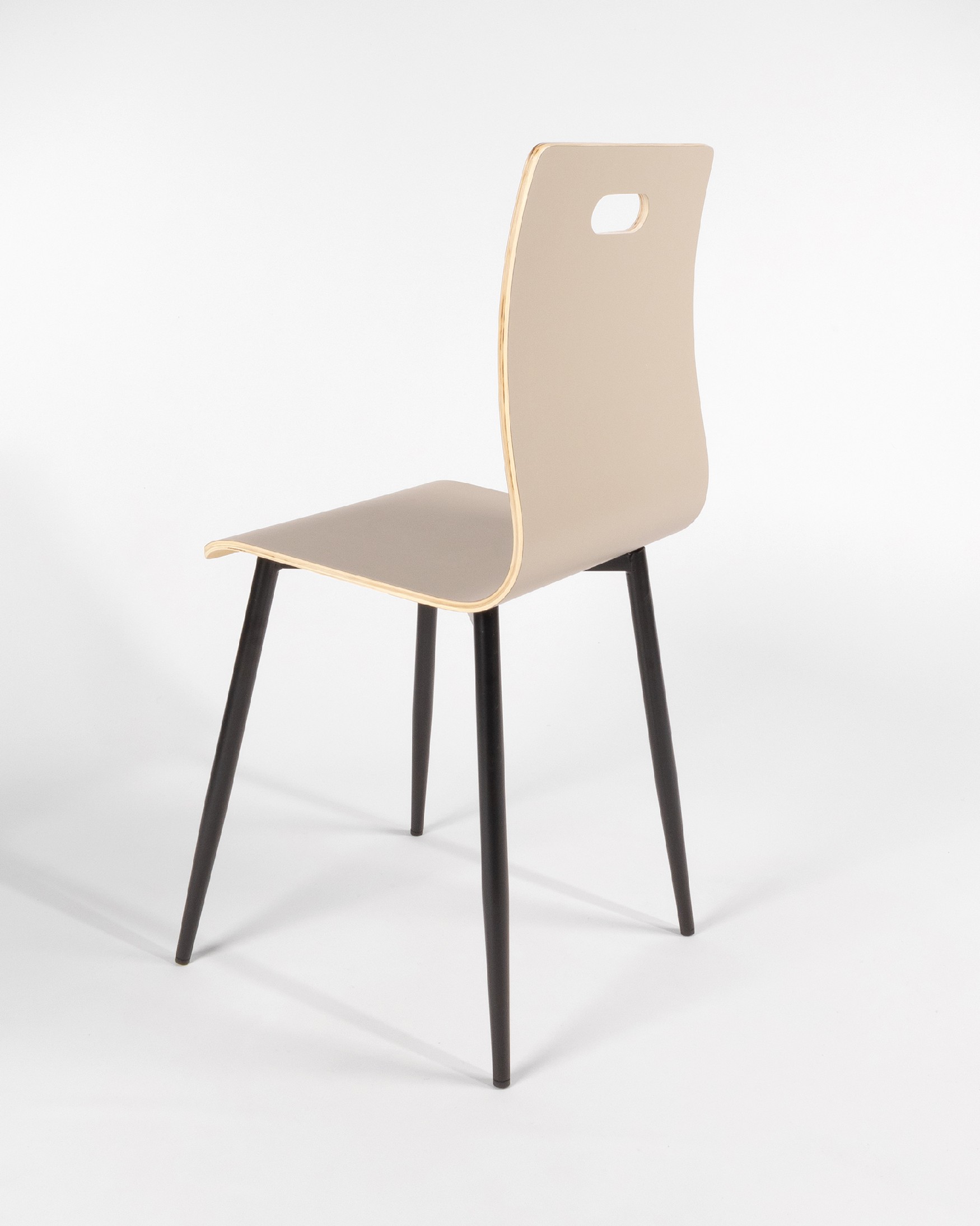 Sofia chair with pearl finish and black metal legs