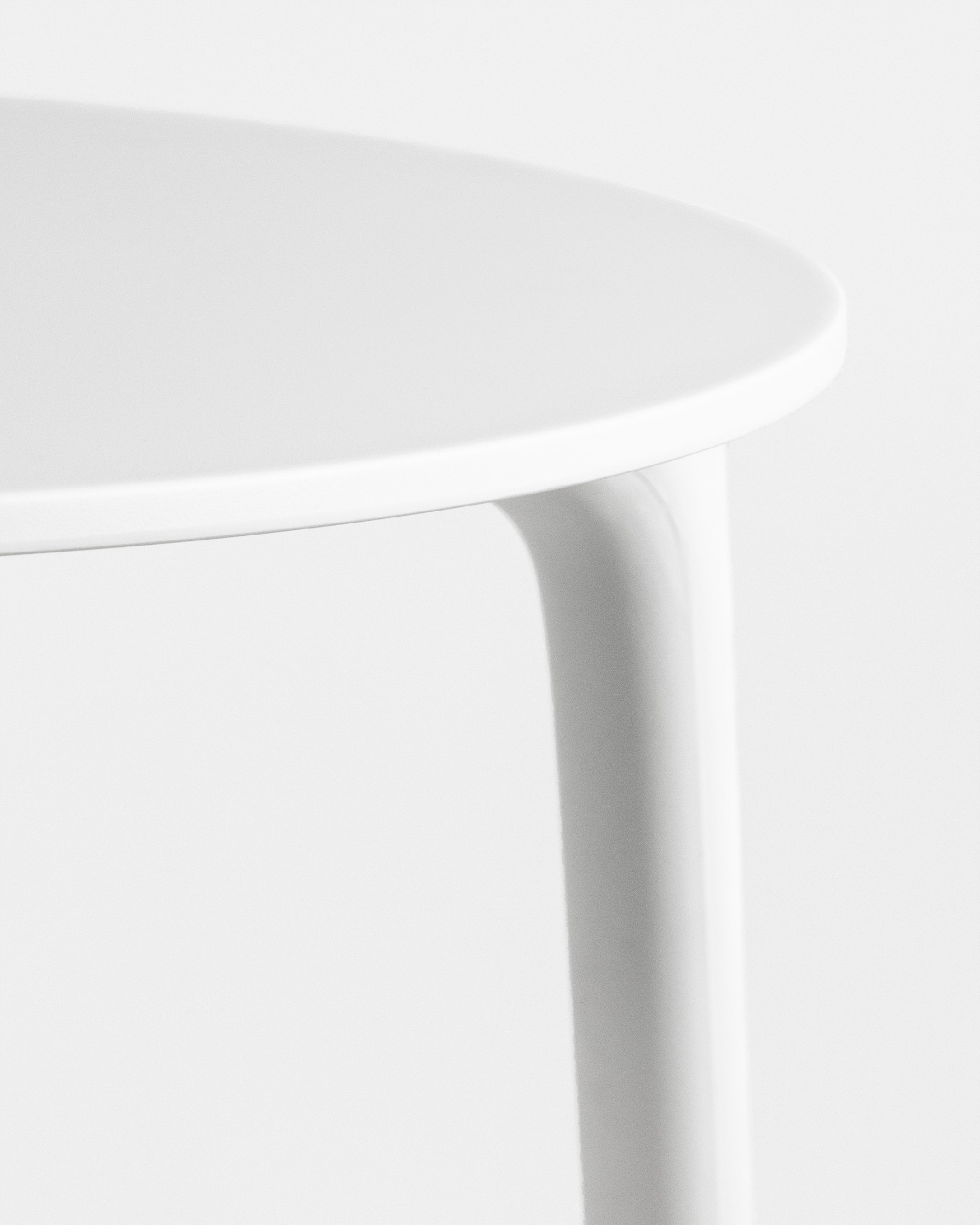Mesa Sulu de exterior redonda de polipropileno blanco Ø 70 cm