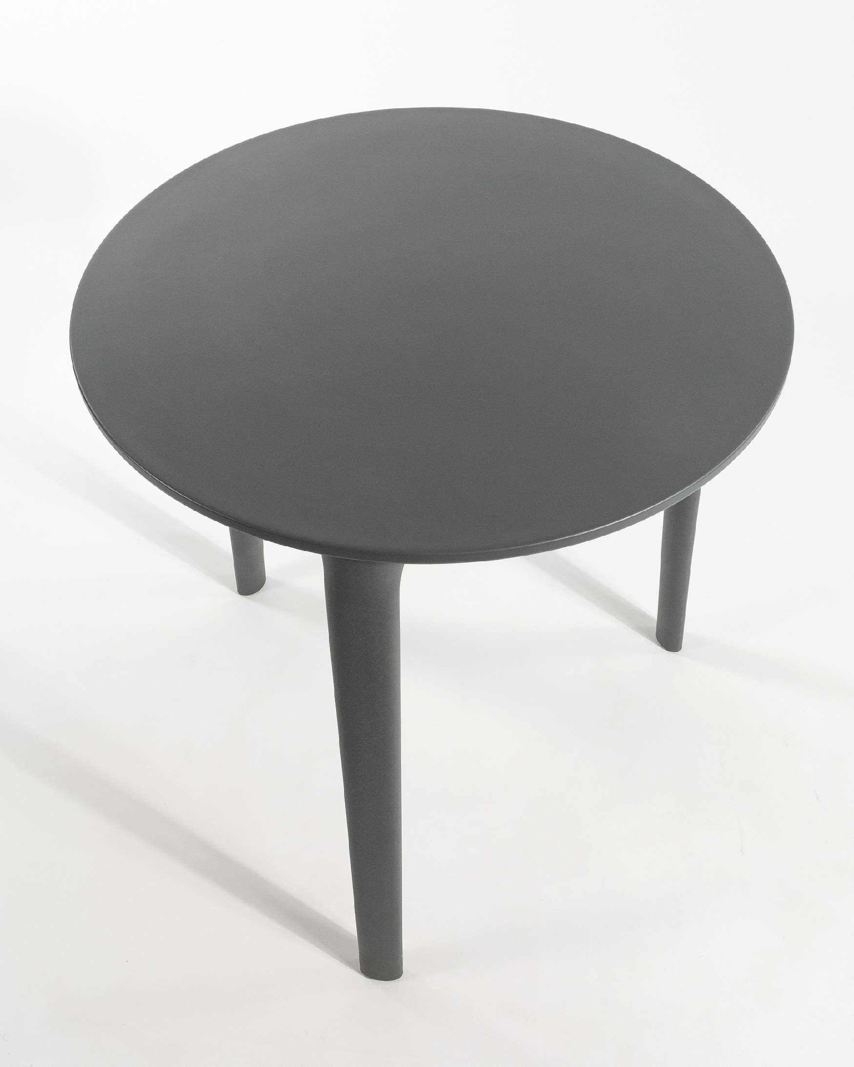 Sulu round outdoor table made of graphite polypropylene Ø 70 cm