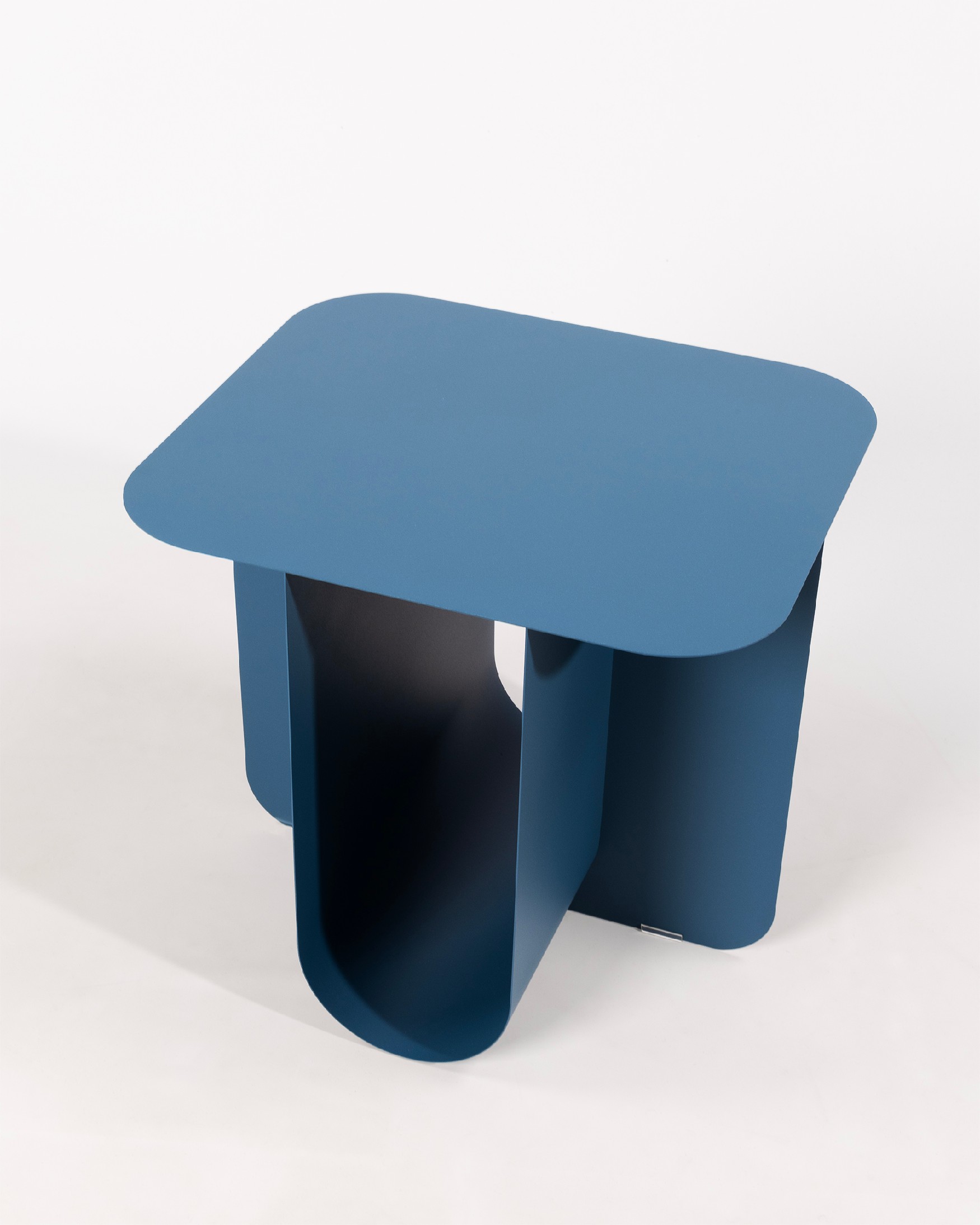 TEO auxiliary table in lacquered metal Blue 40 x 40 cm
