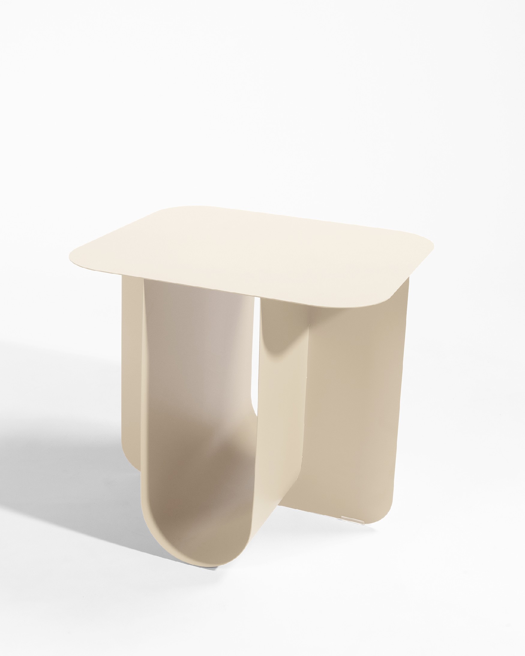 TEO auxiliary table in lacquered metal Beige 40 x 40 cm