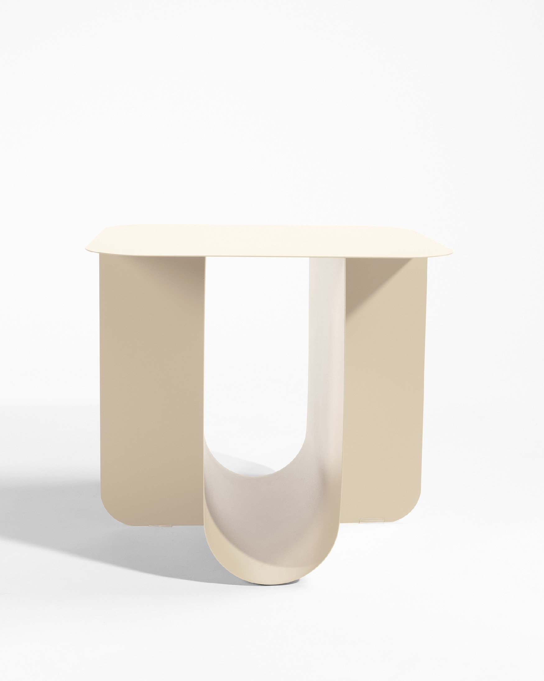 TEO auxiliary table in lacquered metal Beige 40 x 40 cm