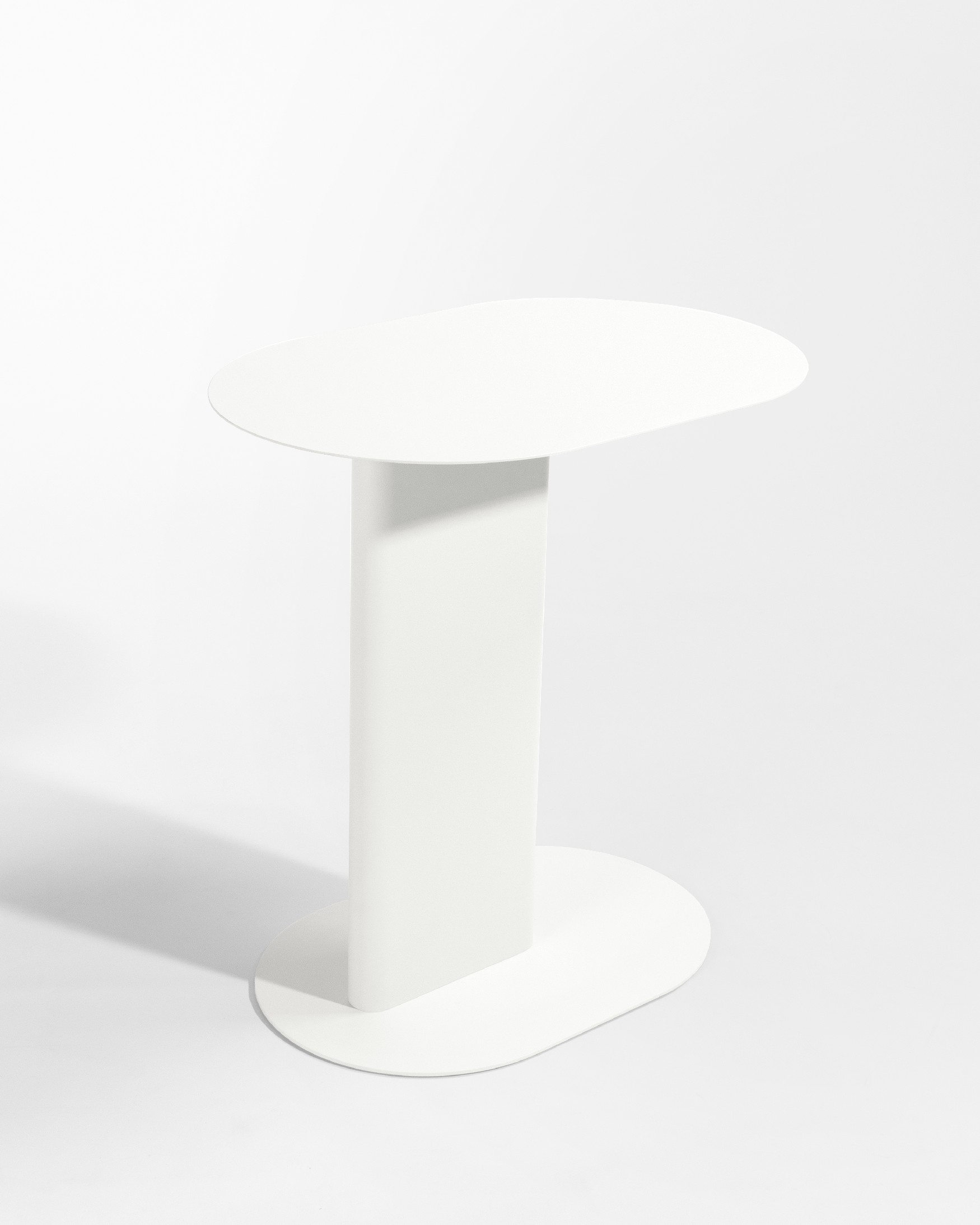 Table d'appoint ovale Thesis en métal laqué blanc