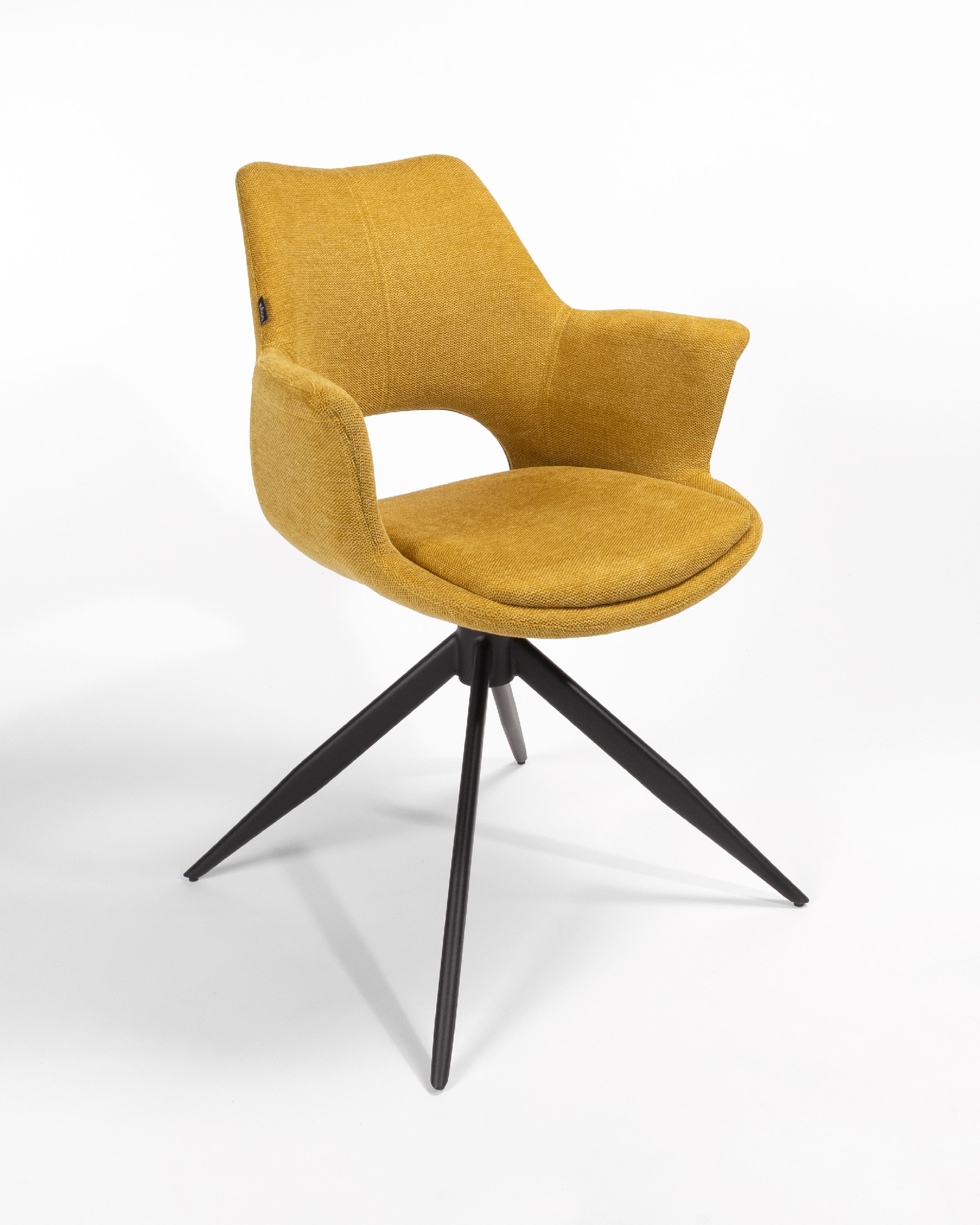 Chaise Toronto avec revêtement moutarde et pieds métalliques noirs, pivotante à 360°