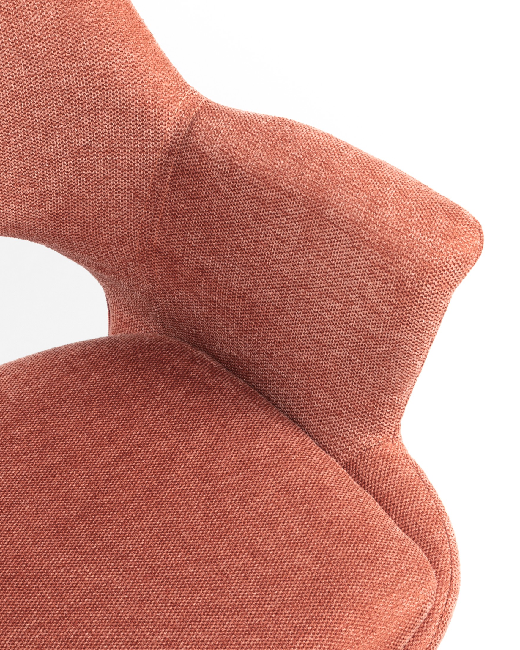 Silla Toronto con tapizado salmón y patas metálicas negras, giratoria 360°