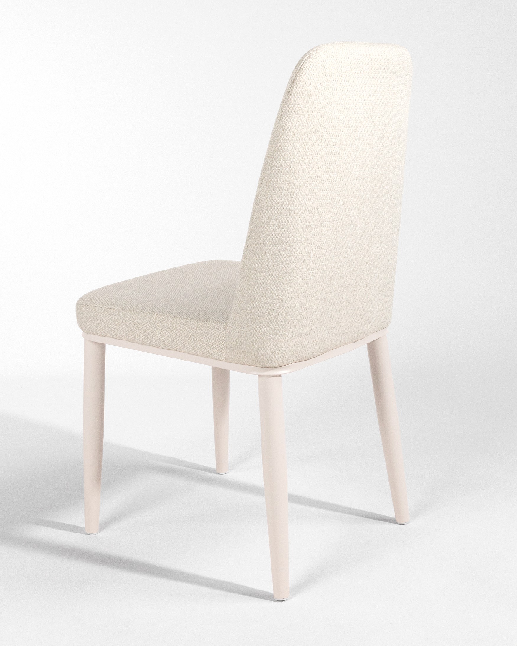 Chaise Tromso avec tapisserie en nacre et pieds métalliques ivoire