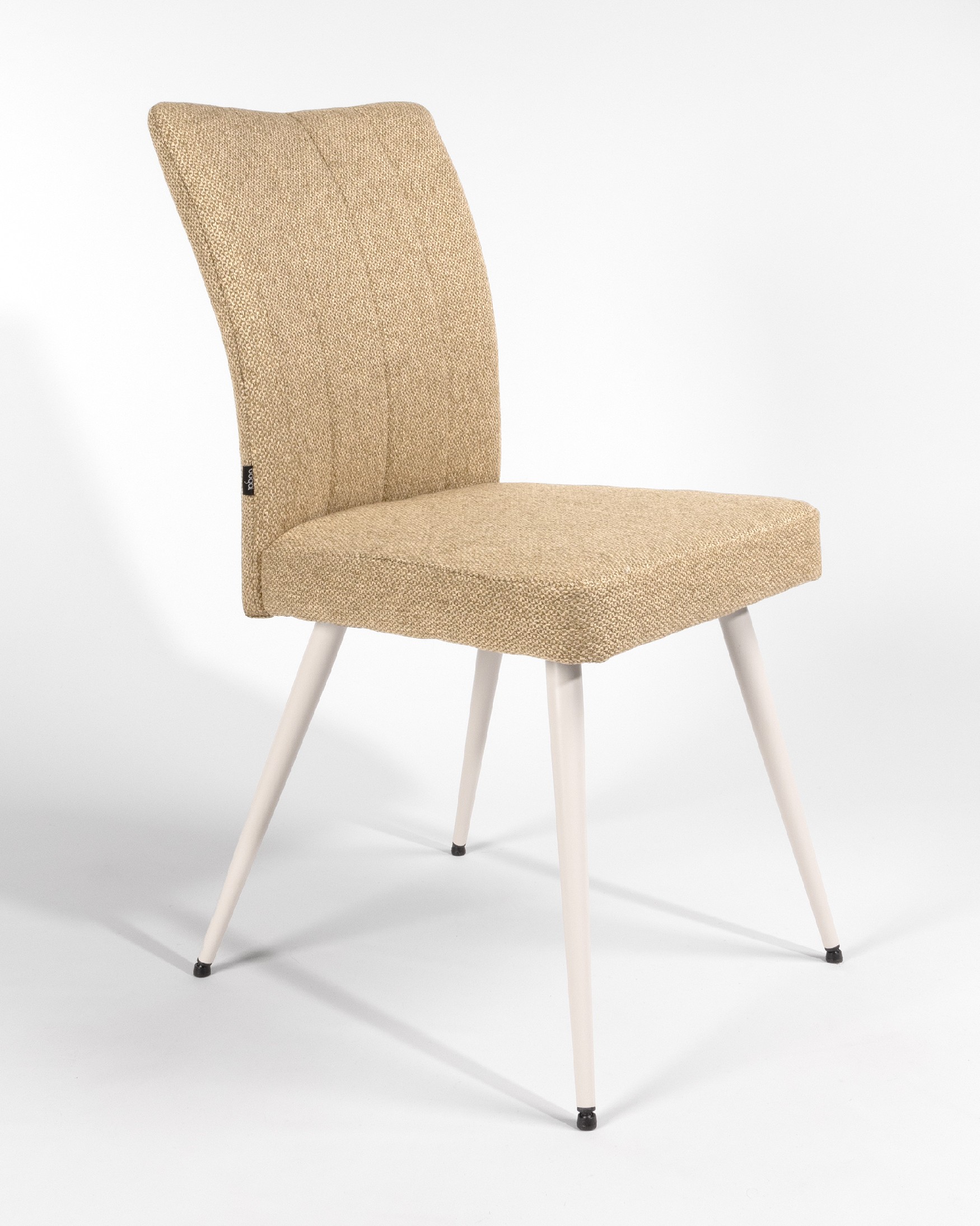Silla Tucson con tapizado mostaza y patas metálicas marfil