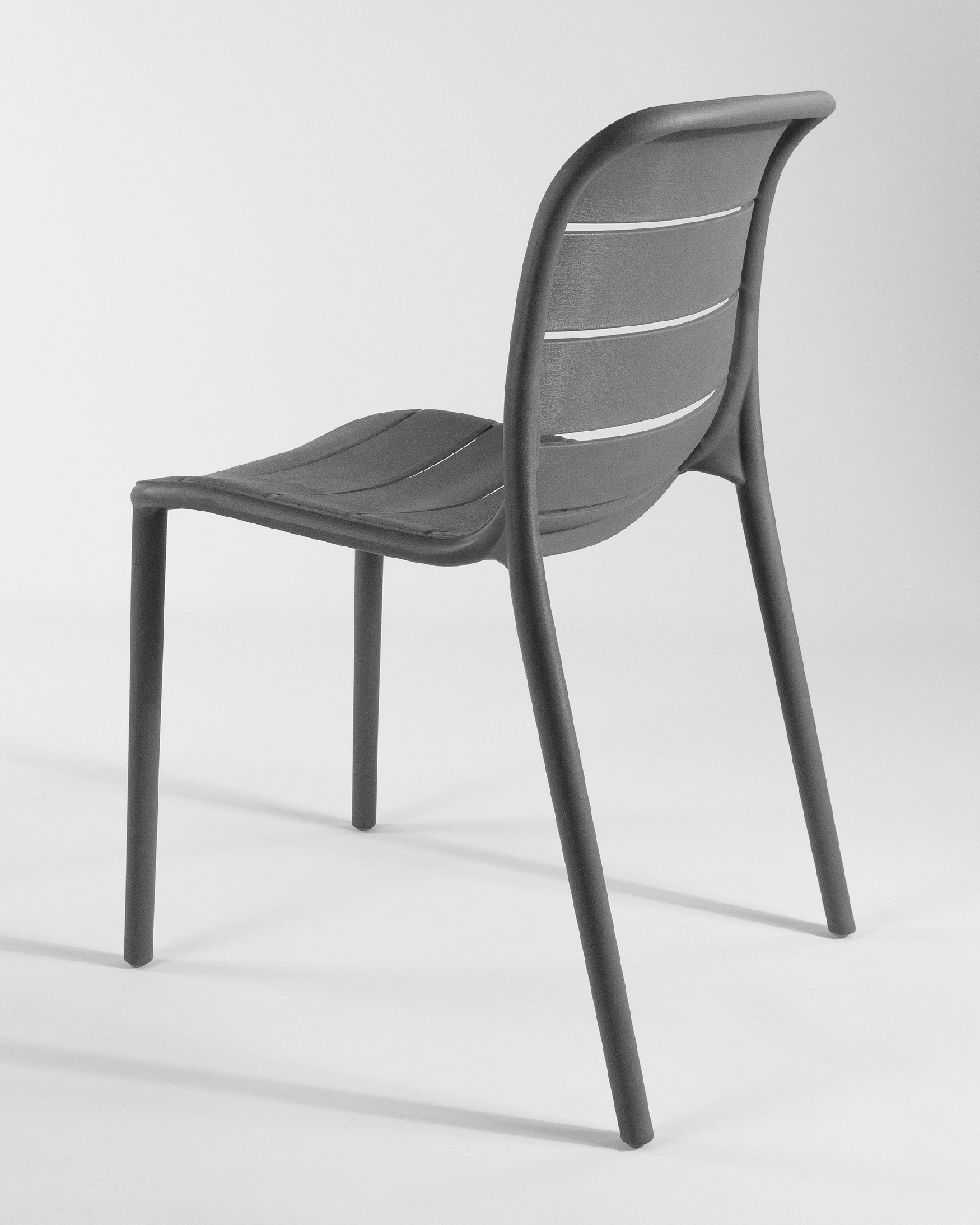 Chaise Tulum en polypropylène graphite