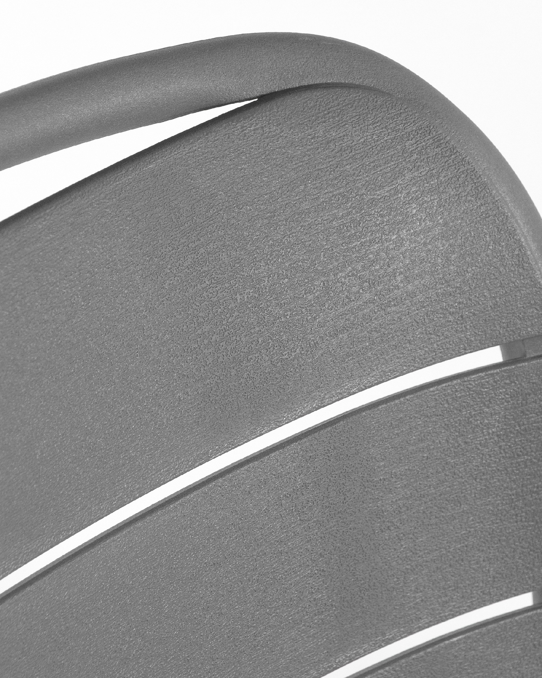Chaise Tulum en polypropylène graphite
