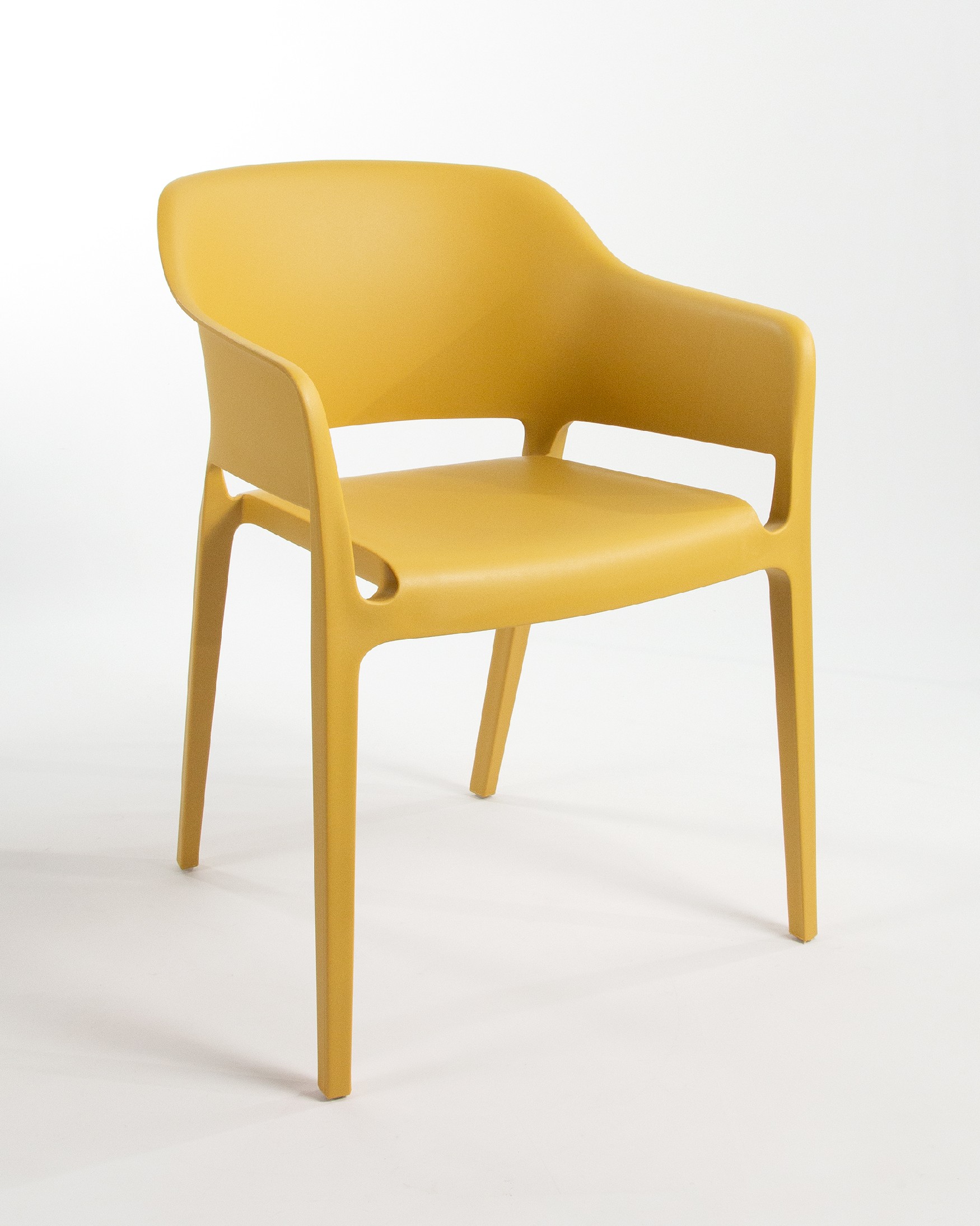 Chaise Valeta en polypropylène moutarde