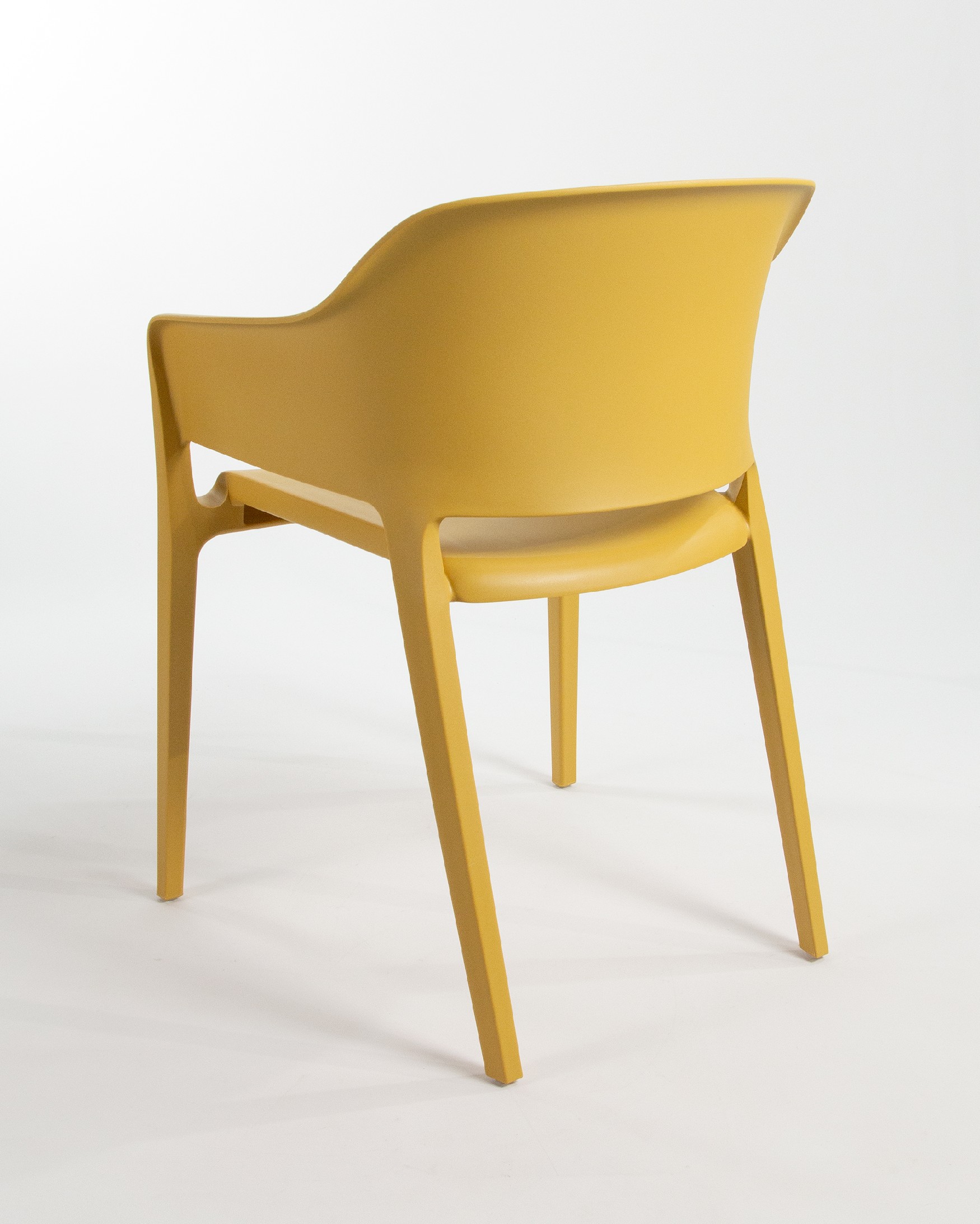 Chaise Valeta en polypropylène moutarde