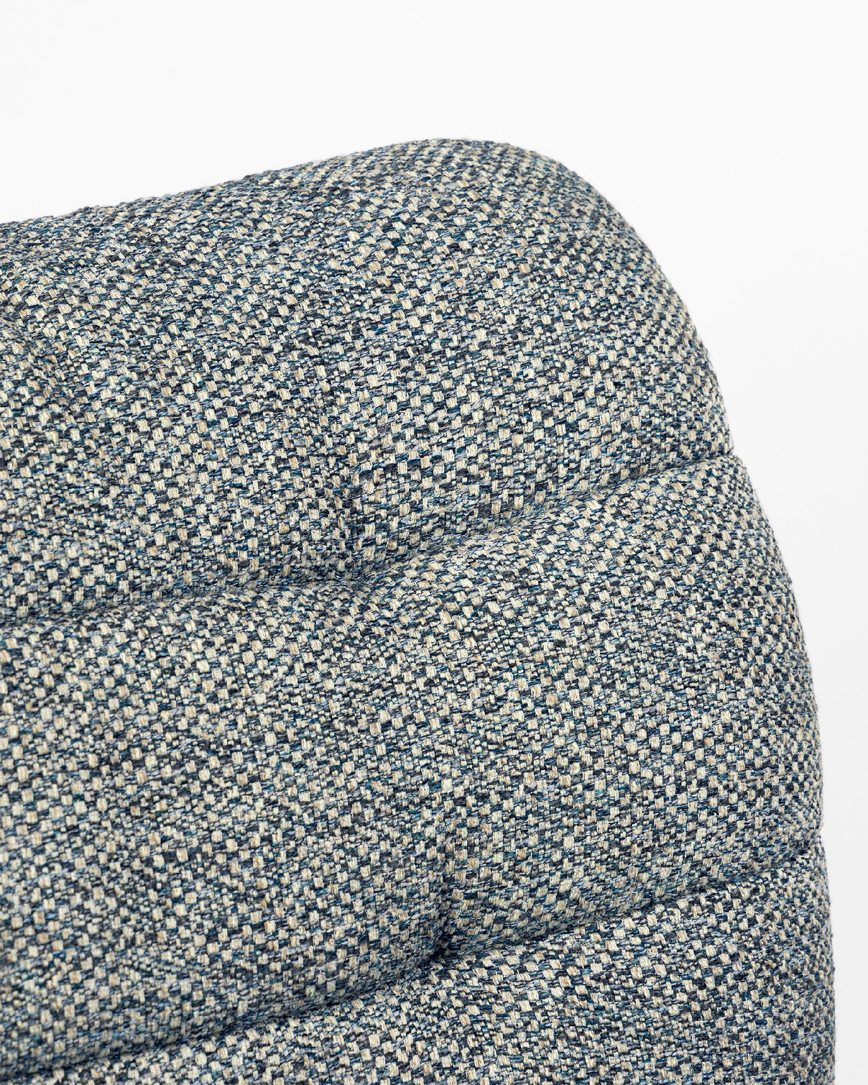 Swivel armchair 360º Vega with blue upholstery