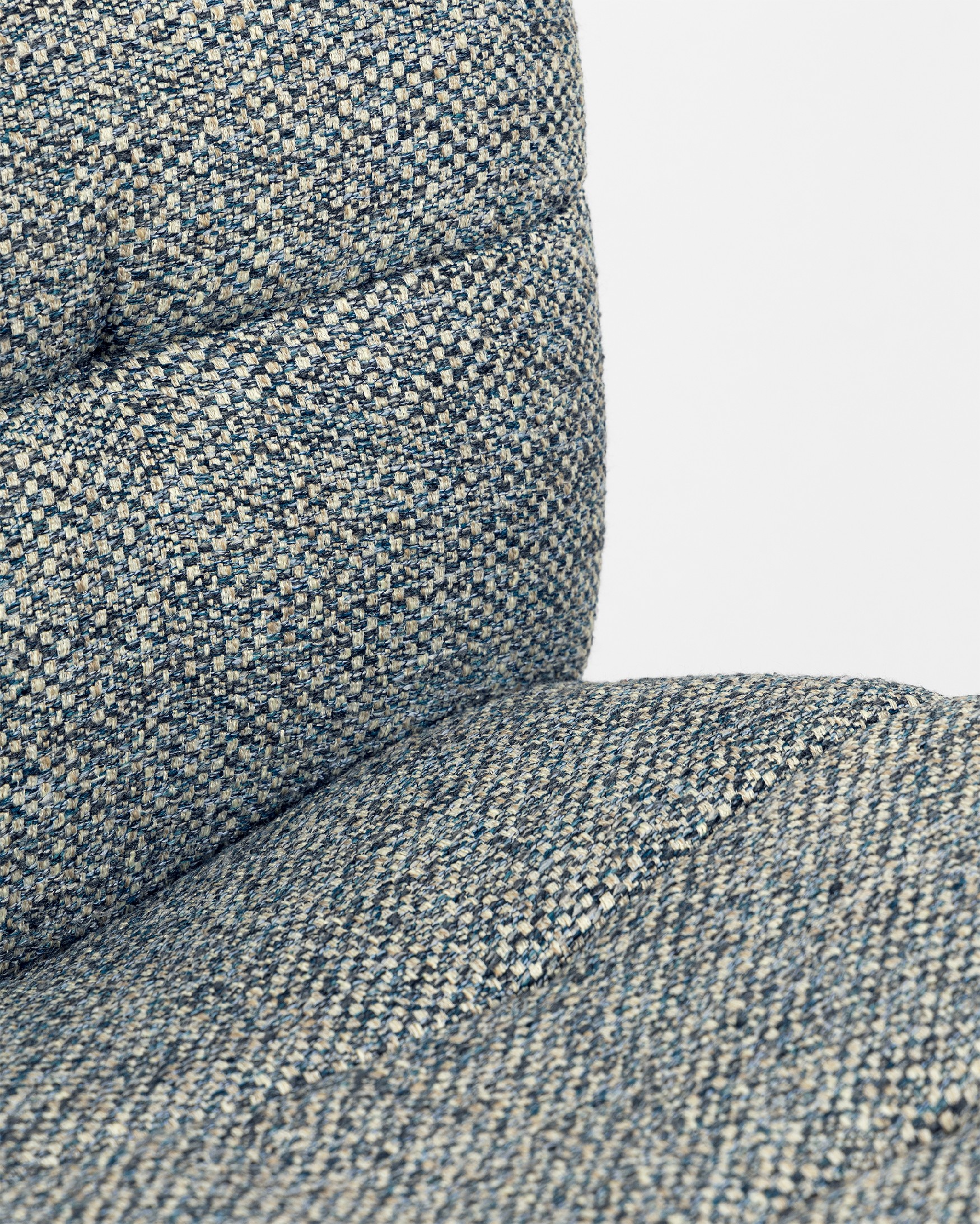 Swivel armchair 360º Vega with blue upholstery