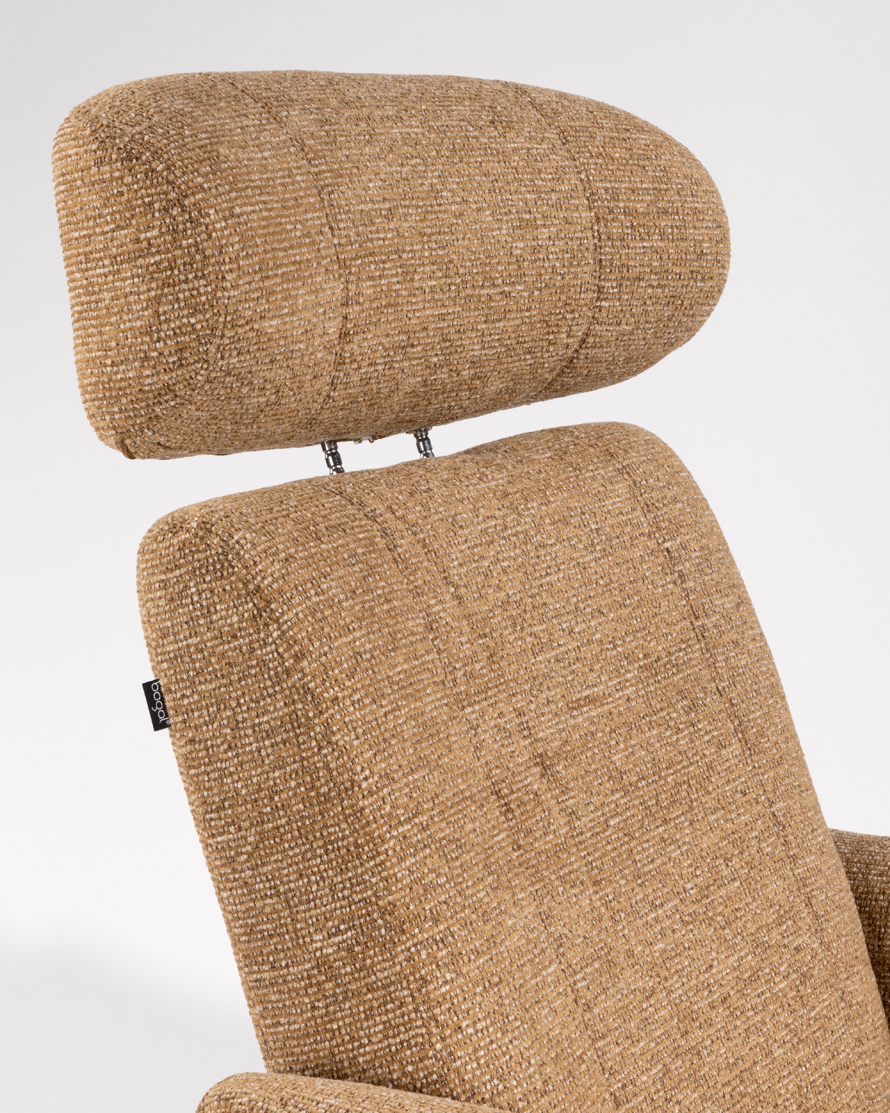 Vera electric swivel recliner with ochre upholstery and black metal base (2 motors)