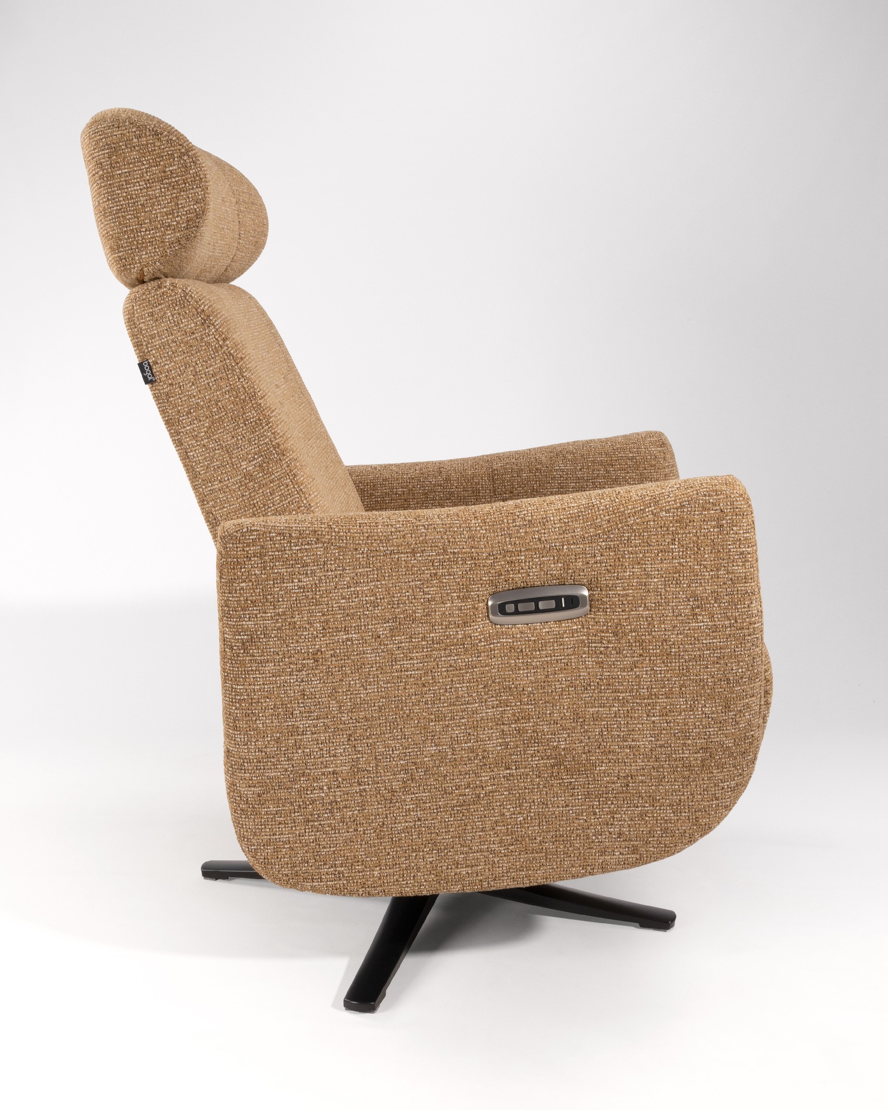 Vera electric swivel recliner with ochre upholstery and black metal base (2 motors)