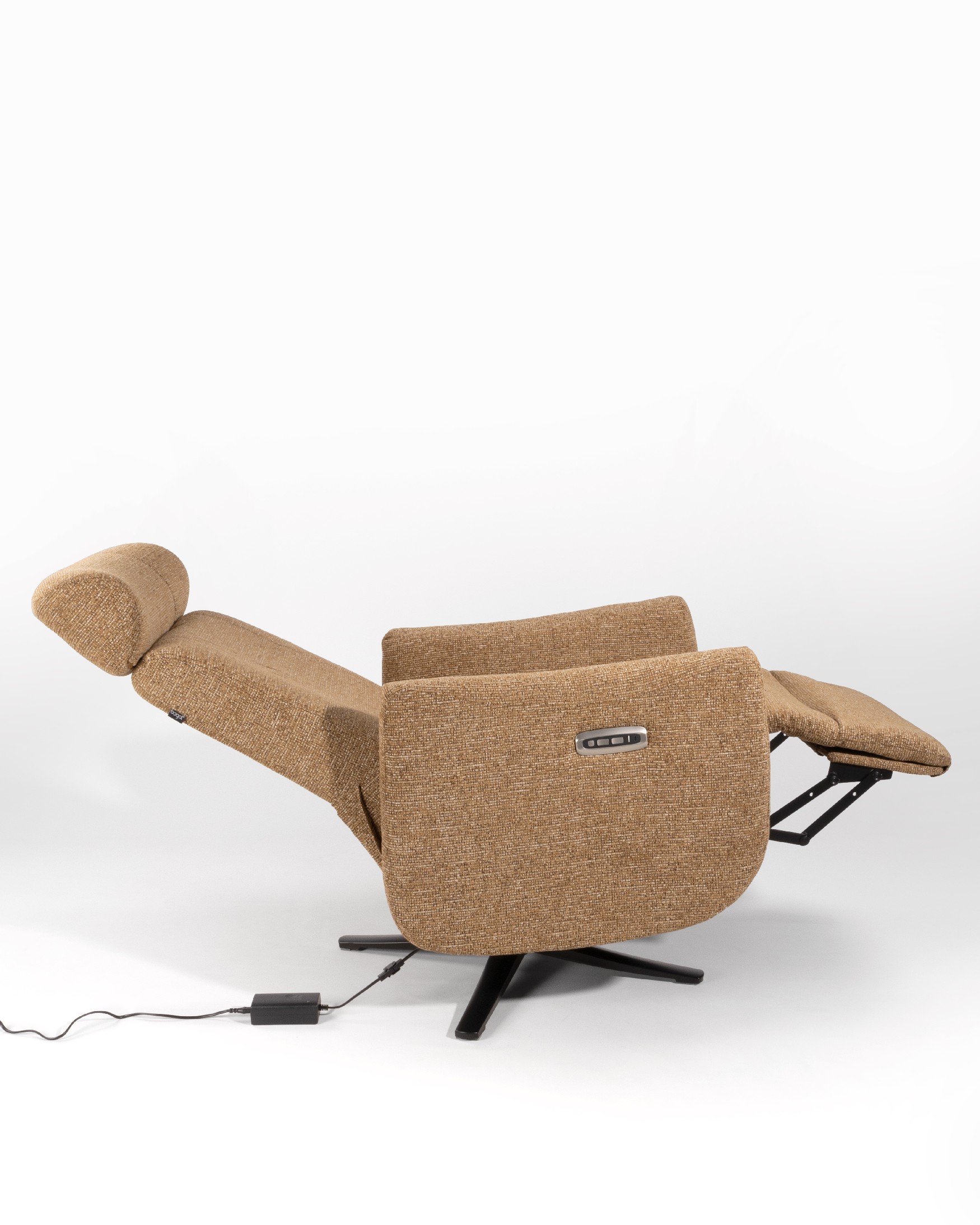 Vera electric swivel recliner with ochre upholstery and black metal base (2 motors)