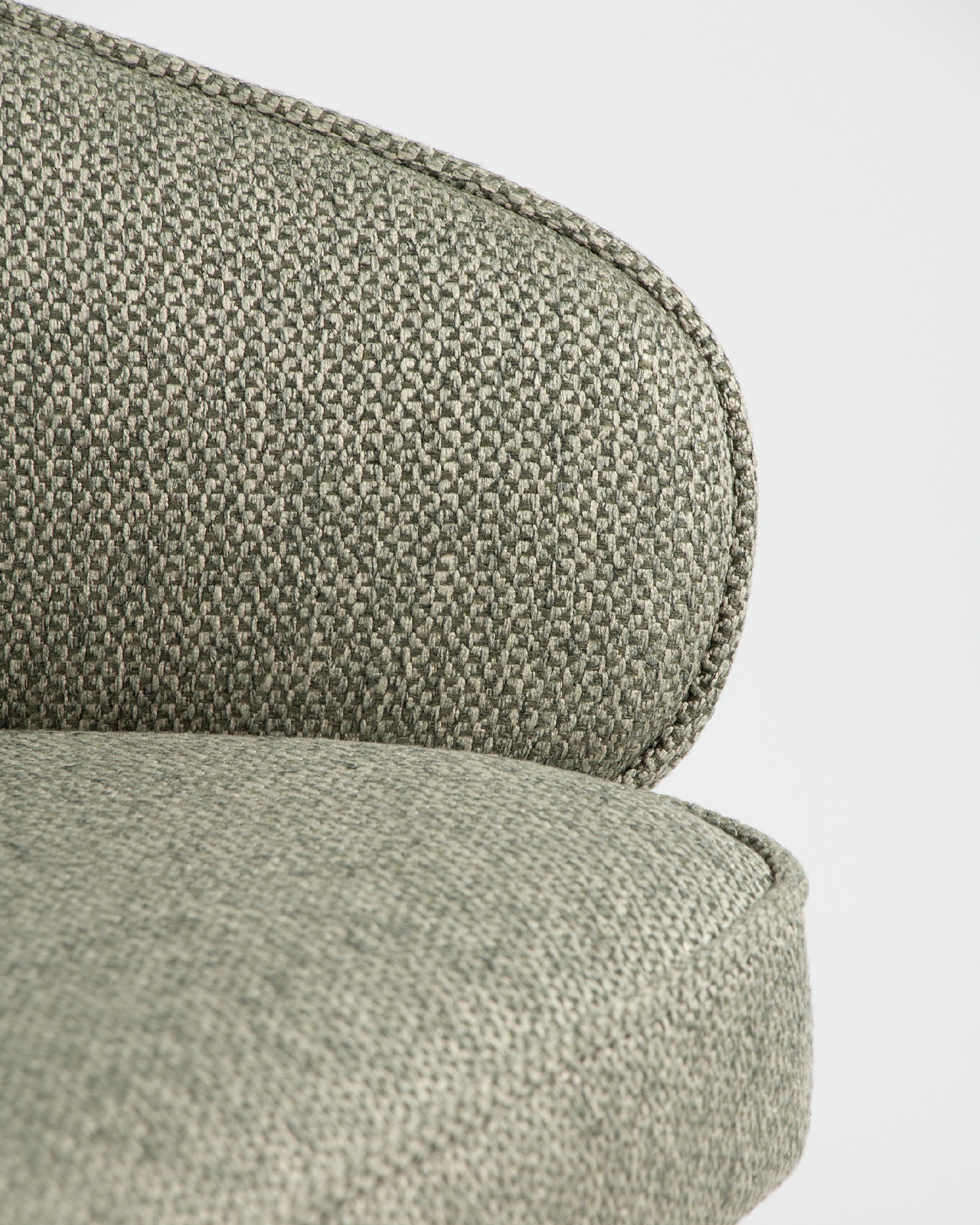 Silla Verona con tapizado verde y patas metálicas negras