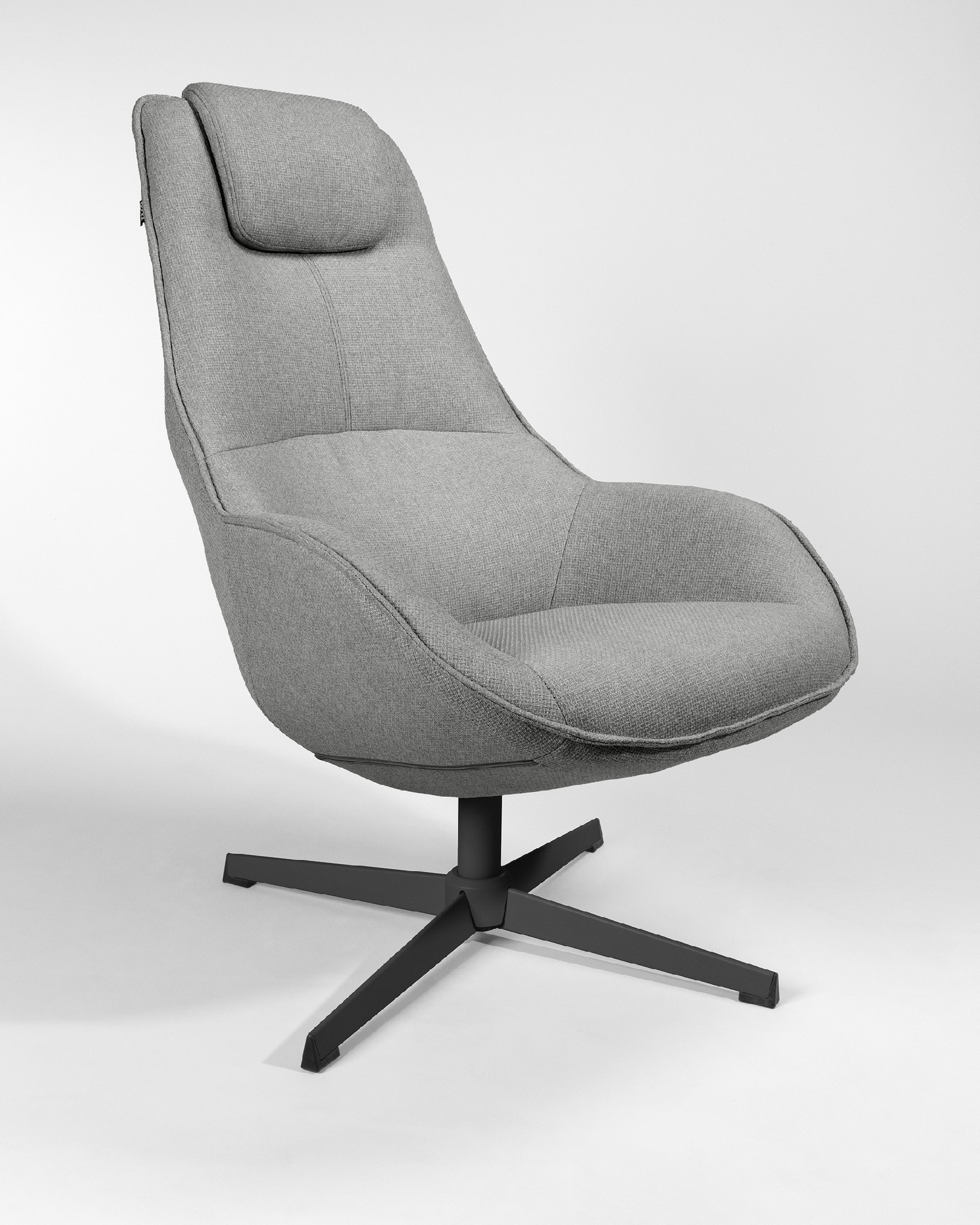 Fauteuil Yuca avec rembourrage gris et pied en métal noir, pivotant à 360°