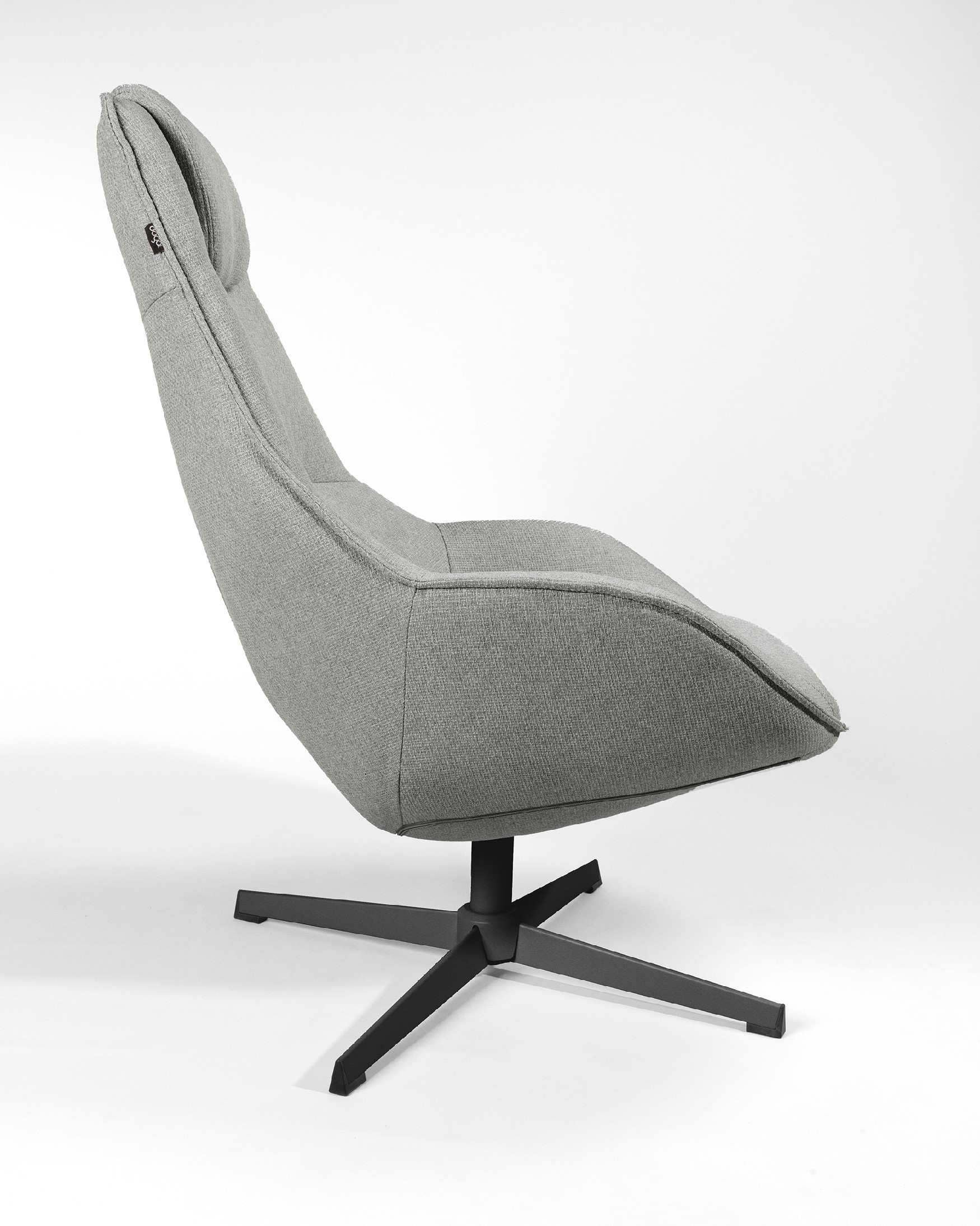 Fauteuil Yuca avec rembourrage gris et pied en métal noir, pivotant à 360°