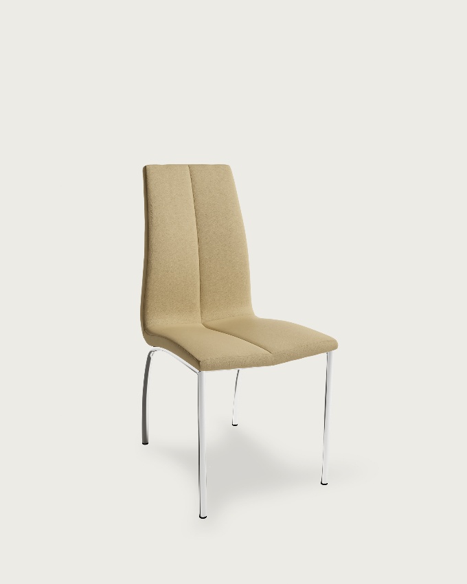 Silla Zagreb con tapizado crema y patas cromadas