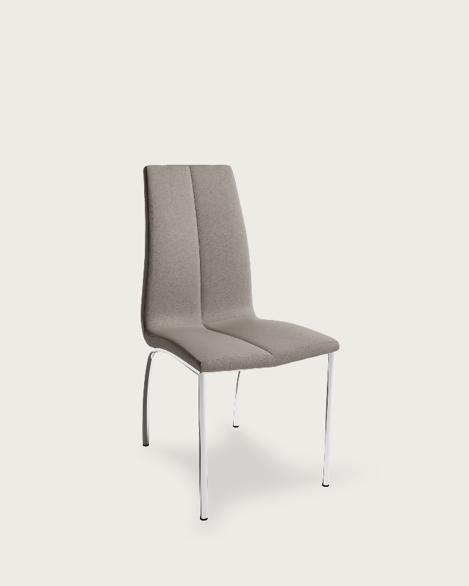 Silla Zagreb con tapizado perla y patas cromadas