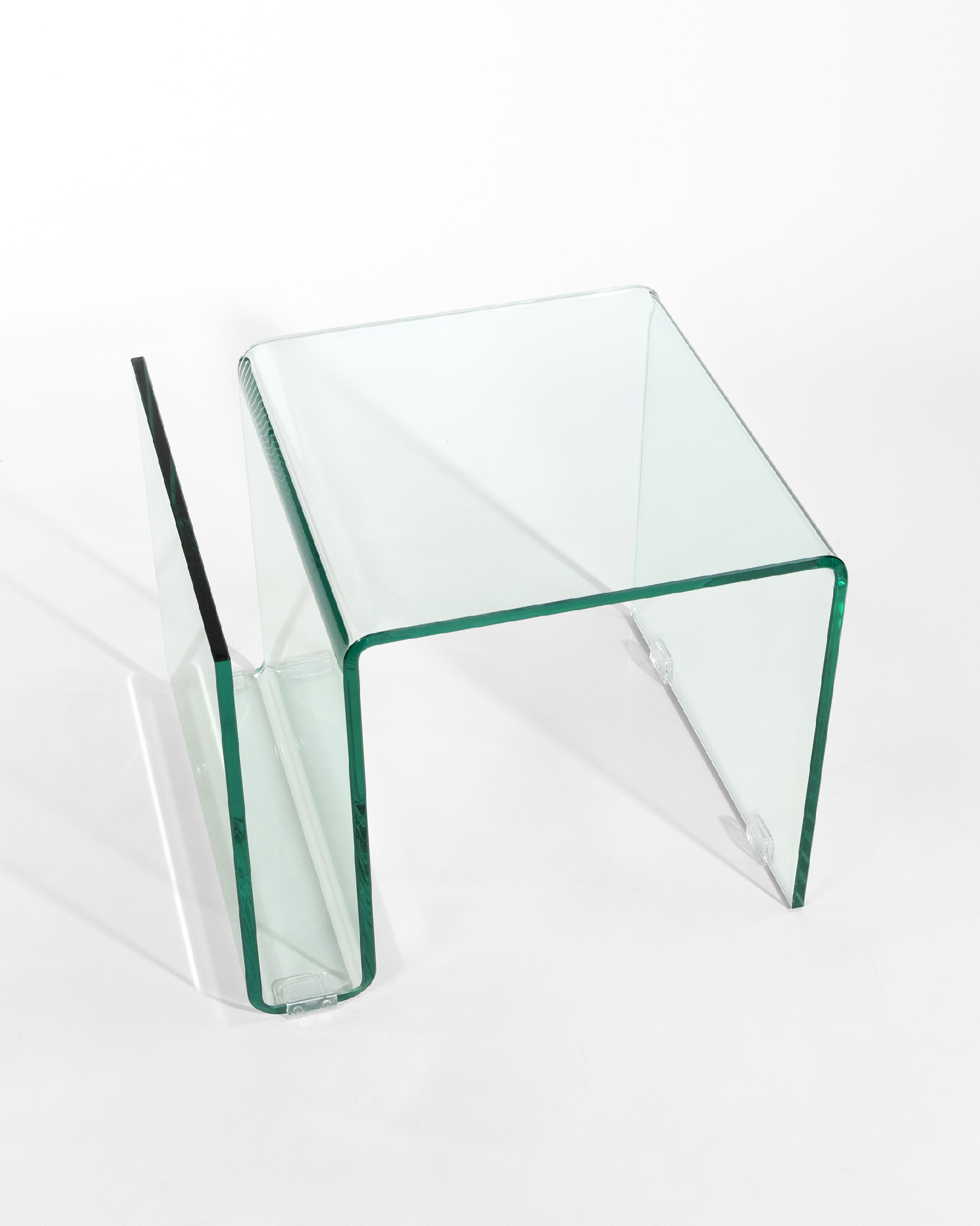 Mesa auxiliar Zeta de cristal templado color transparente (12 mm)