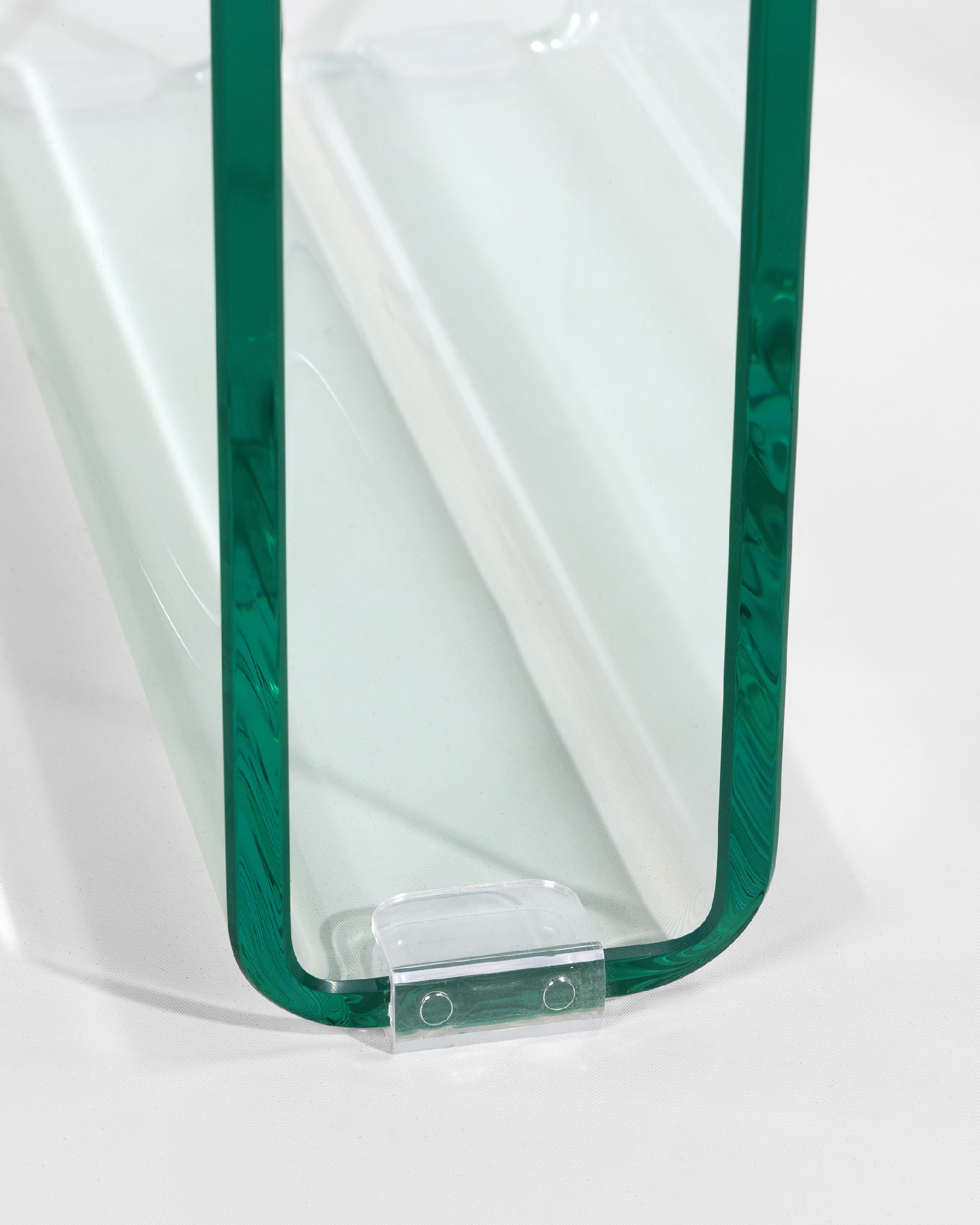 Mesa auxiliar Zeta de cristal templado color transparente (12 mm)