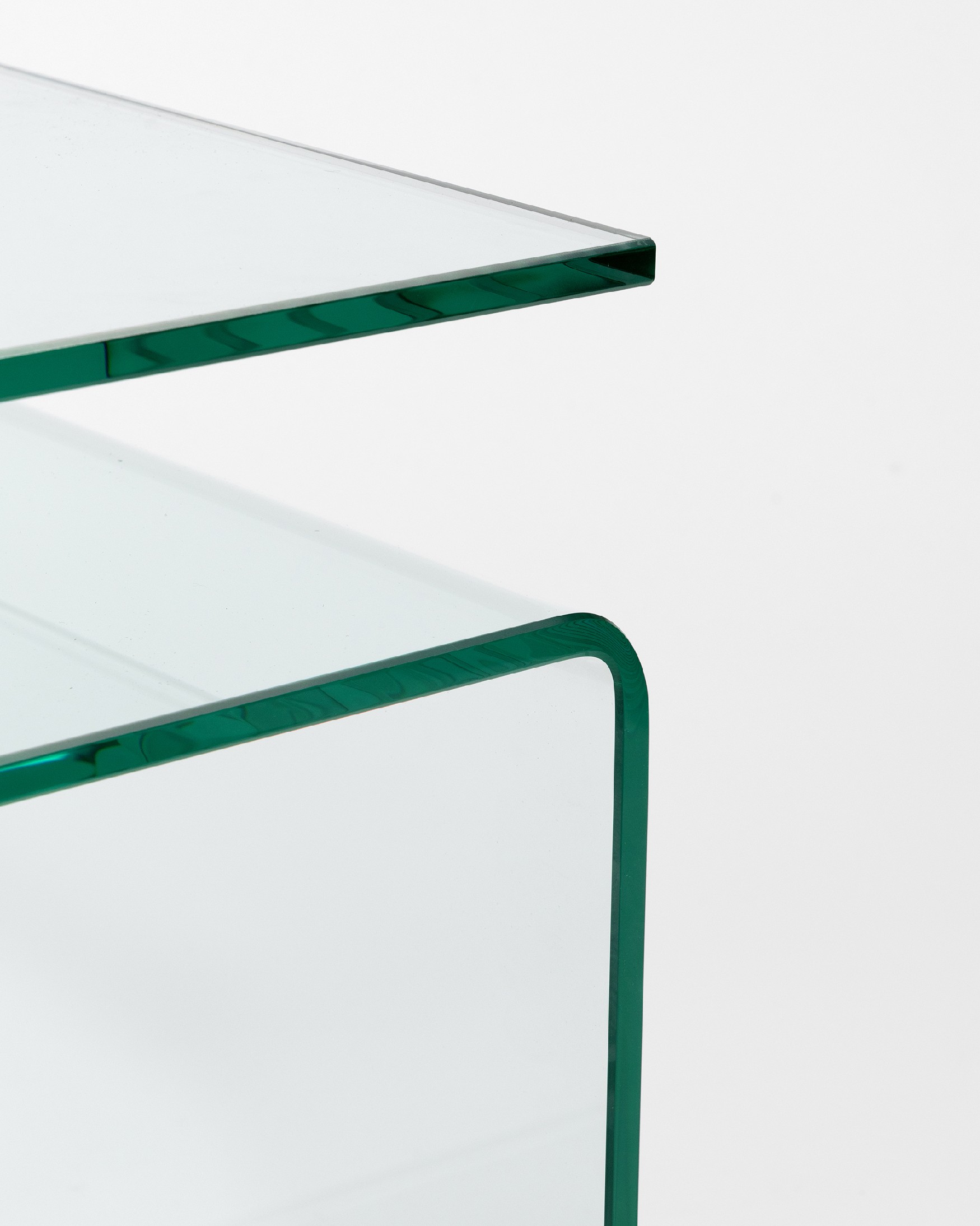 Mesa auxiliar Zeta de cristal templado color transparente (12 mm)